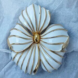 Vintage Trifari Brooch Flower